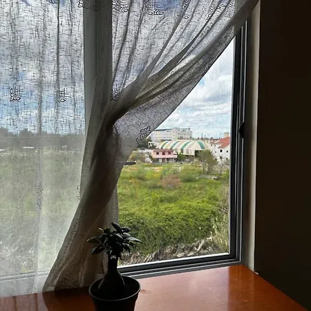 홈스테이 Sunny Riverside Tirana's Oasis - Breakfast & Dinner 티라나