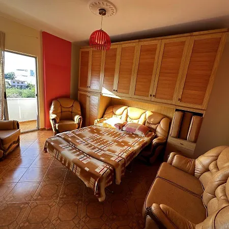 Sunny Riverside Tirana's Oasis - Breakfast & Dinner 티라나