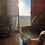 Sunny Riverside Tirana's Oasis - Breakfast & Dinner Habitación en casa particular *