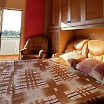 Habitación en casa particular Sunny Riverside Tirana's Oasis - Breakfast & Dinner Tirana