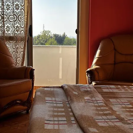 Sunny Riverside Tirana's Oasis - Breakfast & Dinner Privatunterkunft *