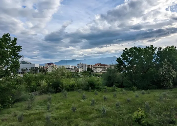 Sunny Riverside Tirana's Oasis - Breakfast & Dinner Kwatera prywatna *